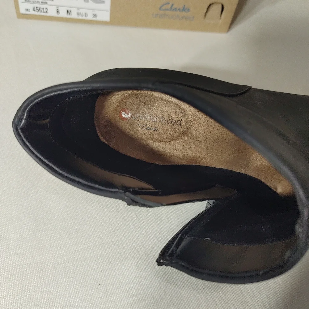 CLARKS Unstructured Lindel Ankle Boots - Picture 9 of 12